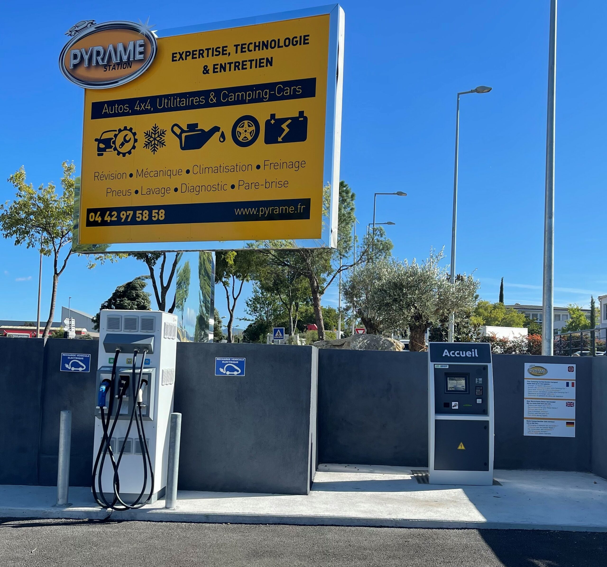 Borne air pour Camping Car chez Pyrame Station à Aix en Provence